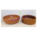 Pair of Bowls (1 Plastic, 1 Wooden)