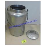 4 Quart Leyse Aluminum Container w/ Handle