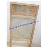 Good Housekeepers Wash Board (24 x 12)