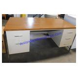 Large Office Desk (59 x 30 x 29)
