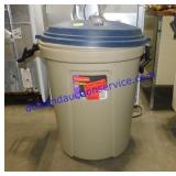 Rubbermaid 26 Gallon Trash Can