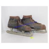 Vintage Ice Skates (Size 9)