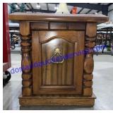 Wooden Side Table (26 x 20 x 19)