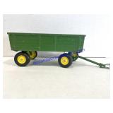 1/16 Ertl John Deere Wagon