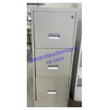 Metal Filing Cabinet (41 x 18 x 15)
No Key