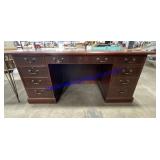 Wooden Desk (71 x 36 x 30)