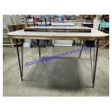 Vintage Table w/ 1 Leaf (48 x 36 x 30)