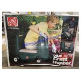 Deluxe Grass Hopper
