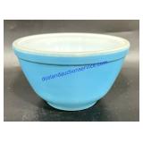Vintage Pyrex Bowl (6" Diameter)