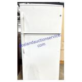 GE Refrigerator (66 x 33 x 29) - Works As Should!