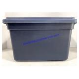 Small Rubbermaid Tote