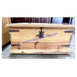 Wooden Coffee Table (34 x 34 x 18)