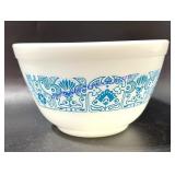 Vintage 1.5 Pint Pyrex Bowl