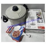 Misbehave Skillet , Boiling Pots & Blender