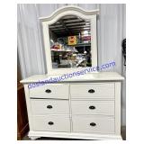 Dresser W/ Mirror 52" x 18" x 36" Mirror 38"