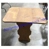 End Table W/ Fold-Out Leafs 24" x 24" x 29"