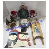 Flat of Misc Christmas Decor