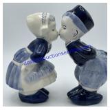 Set of Holland Kissing Figurines (6")