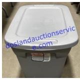 10 Gal Sterilite Tote