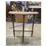 Wooden Sofa Table (24 x 22 x 10)