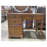 Wooden Desk (40 x 30 x 21)