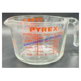 Pyrex 4 Cup Measuring Cup