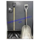 Plastic & Scoop Shovels