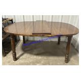 Dining Room Table w/ Additional Leaf (63 x 42 x