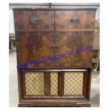 Vintage Philco TV Cabinet (40 x 30 x 23)