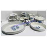 Pfaltzgraff Dinnerware Set Set is Incomplete