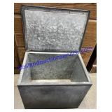 Metal Cumberland Case Co Cooler