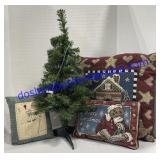 Decorative Pillows & Pre-Lit Tree ( 24")