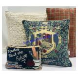 Lot of (4) Throw Pillows
