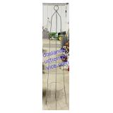Metal Yard Ornament/Planter Holder (61")