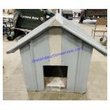 Metal Insulated Dog House (39 x 42 x 49)