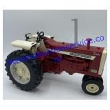 1/16 CN-I McCormick Farmall 1206 Diesel Tractor