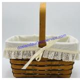 1992 Longaberger Lace Lined Basket (11 x 8 x 6)