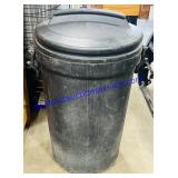 Rubbermaid Garbage Can & Lid