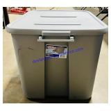 Sterilite Tote & Lid