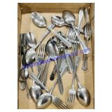 Small Lot of Dinnerware