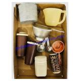 Measuring Cups & Salt/Pepper Shakers