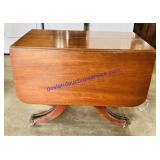 Drop Leaf Table & (4) Additional Leafs (40 x 30 x