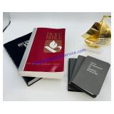 5 Bibles & Spiritual Decoration