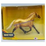 Breyer Traditional "Gold Metalic Pacer"