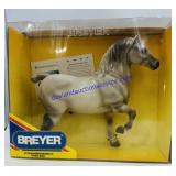 Breyer Traditional "Blackhome Grandeur Lyn"