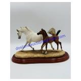 Horse Breeds "Arabian Mare & Foal" Figure