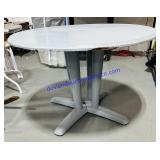 Plastic Patio Table. 28ï¿½x41ï¿½