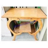 Wooden Table 22x30x30"