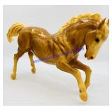 Breyer Traditional King Glossy Palomino Fighting