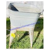 Peeves Galvanized Wash Tub & Stand